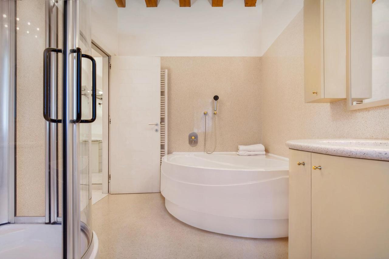 Villa Dismero-Un Oasi Di Lusso E Privacy Brenzone sul Garda Bagian luar foto